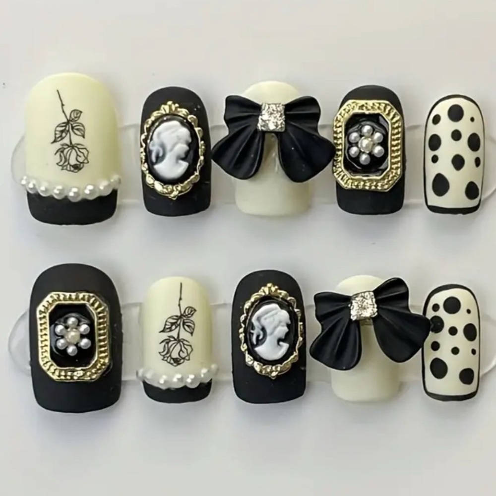 Elegant Black & White Nail Art Set Handmade Acrylic Press On Nails Reusable NWT